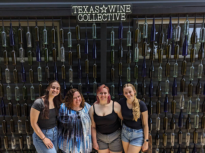 texas-wine-collective_venues_girls