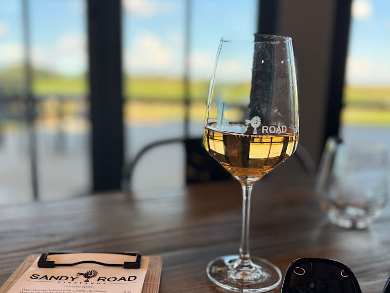cellar-rat-wine-tours_venues_Sandy-Road-vineyards_indoor-tasting