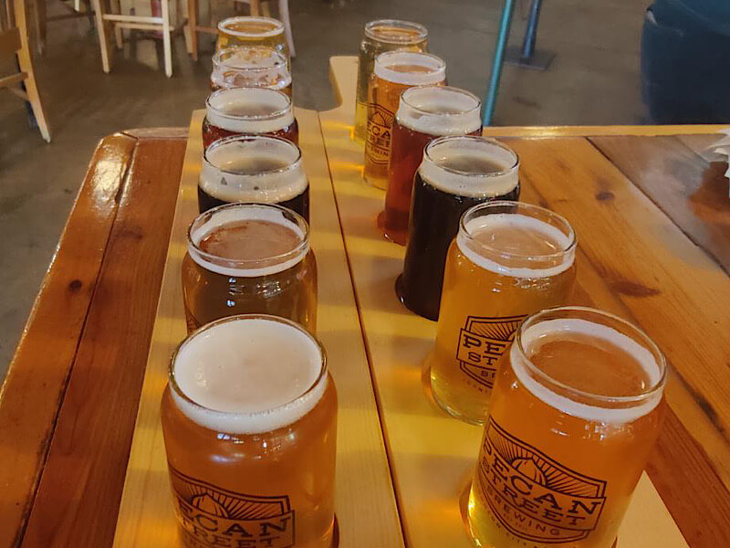 cellar-rat-wine-tours_venues_pecan-street-brewing-company_beer-flight
