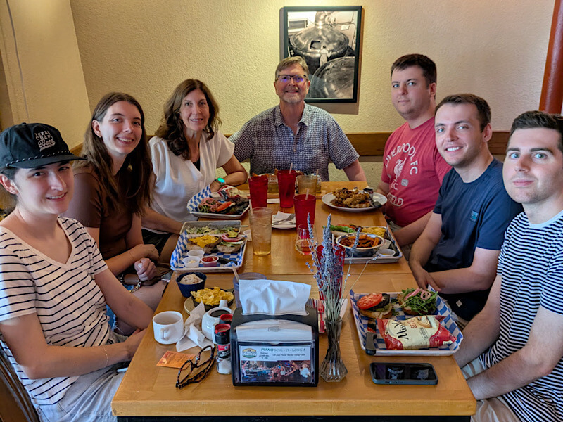 cellar-rat-wine-tours_venues_pecan-street-brewing-company_family-lunch